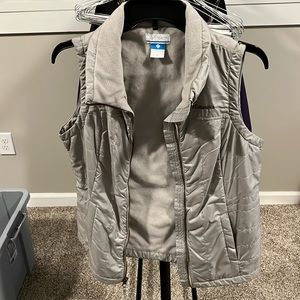 Columbia Gray Vest Size M